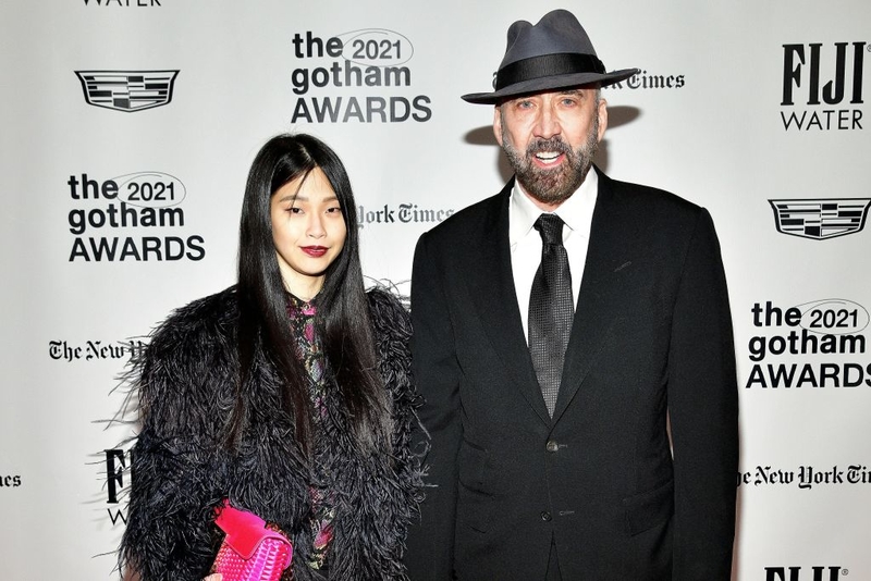 Nicolas Cage E Riko Shibata | Getty Images Photo by Eugene Gologursky/FIJI Water