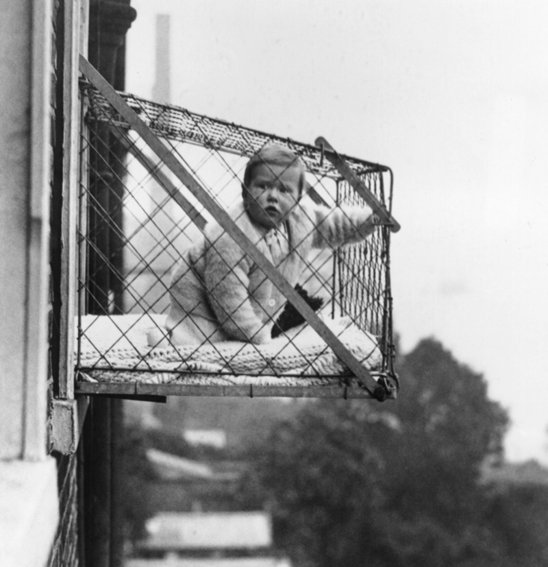 Gaiolas para bebês | Getty Images Photo by Fox Photos