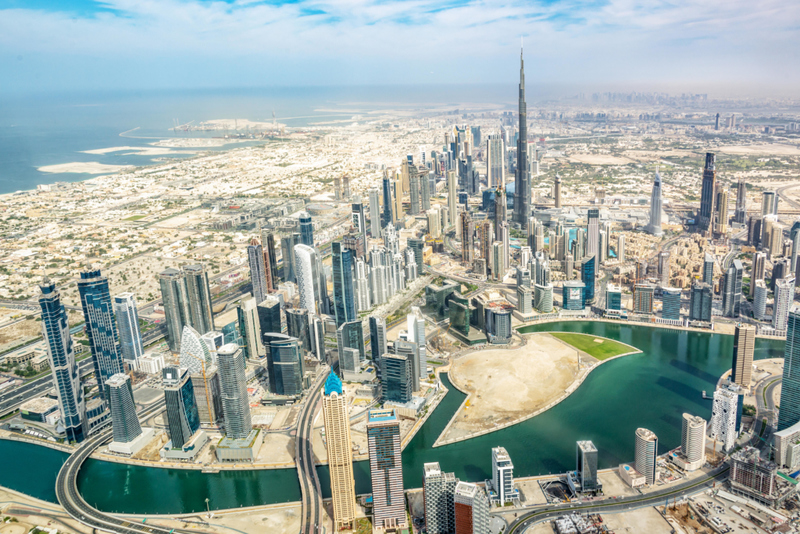 DRONES SOBRE DUBAI | Alamy Stock Photo by Delphotos 