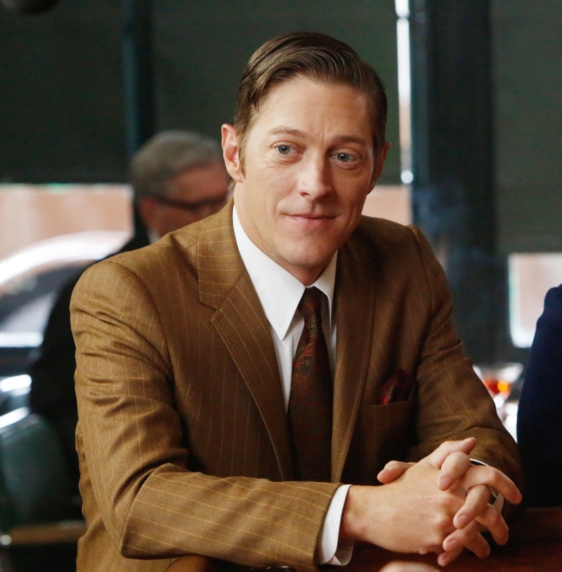 Kevin Rahm como Ted Chaough | Alamy Stock Photo