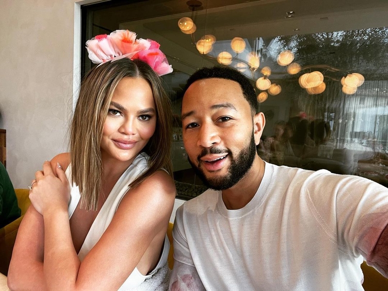 Por que Eles Tornaram Isso Tão Público | Instagram/@chrissyteigen