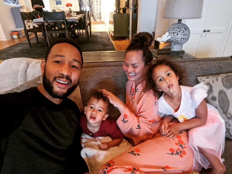 Na Saúde e na Doença, mas Ninguém Falou em Isolamento | Instagram/@chrissyteigen