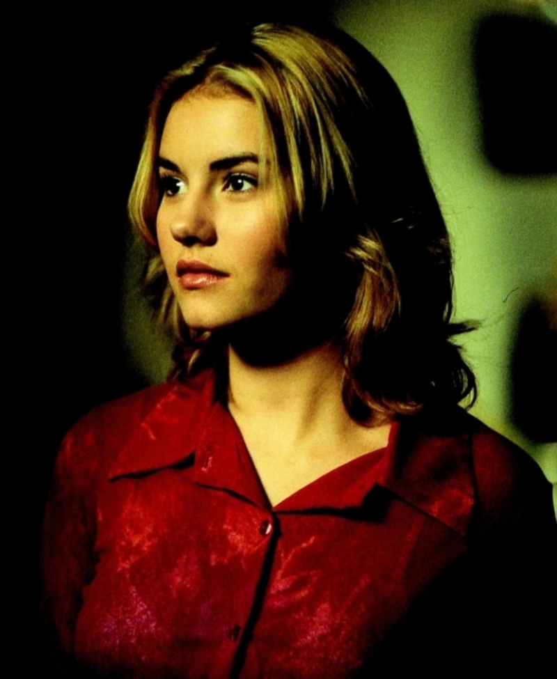 Elisha Cuthbert nos anos 90 | MovieStillsDB