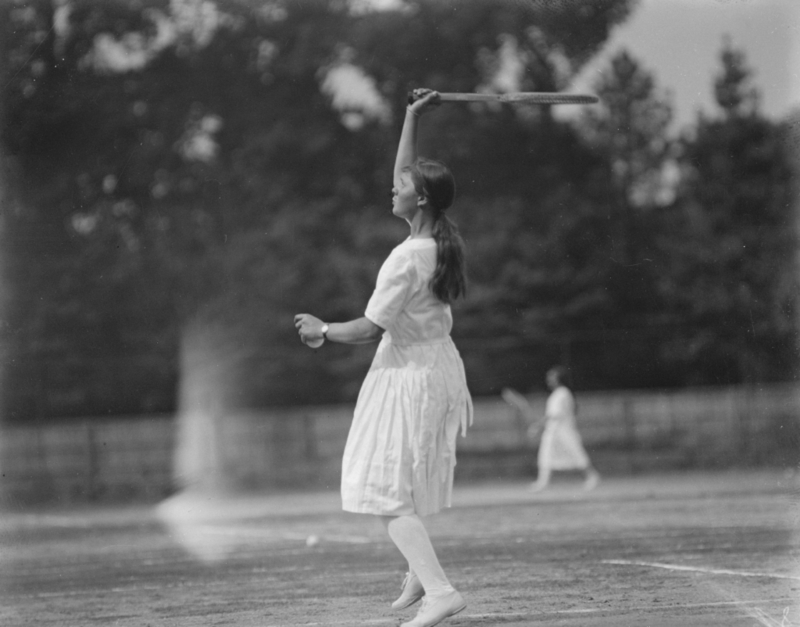 Tenniskleider | Alamy Stock Photo by Smith Archive