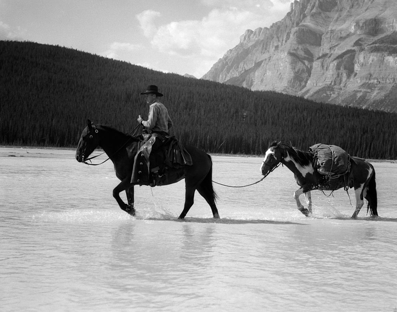 Cowboys tinham a reputação de cheirar como seu cavalo | Getty Images Photo by H. Armstrong Roberts/ClassicStock