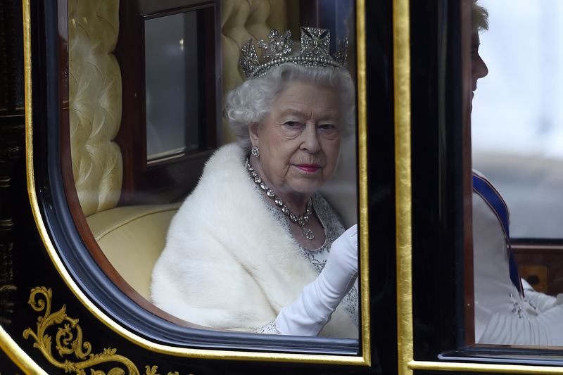 Sie können Ihrer Majestät nicht den Rücken zuwenden | Getty Images Photo by Peter Summers