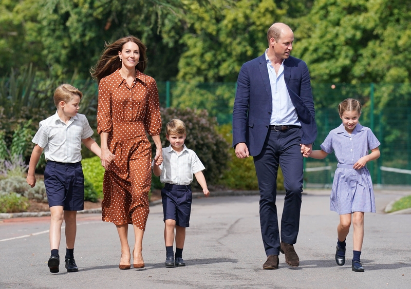 Die Prinzen George und Louis müssen immer kurze Hosen tragen | Alamy Stock Photo by Jonathan Brady/PA Images 