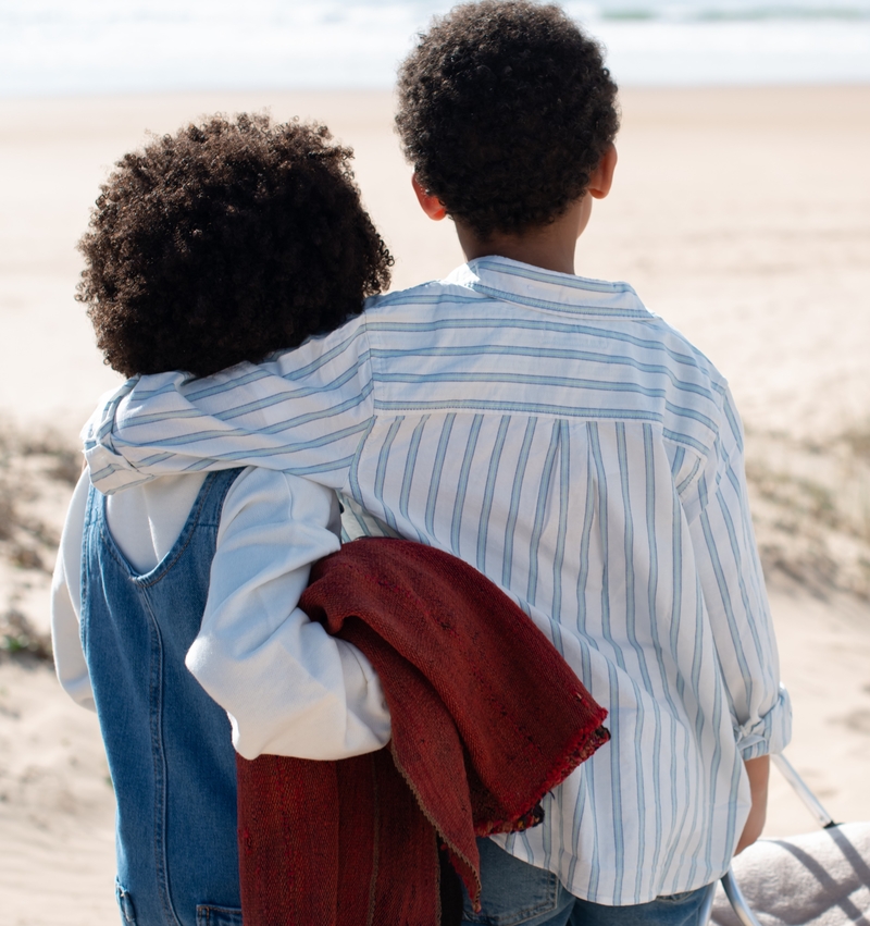 A Heartwarming Hug | Adobe Stock