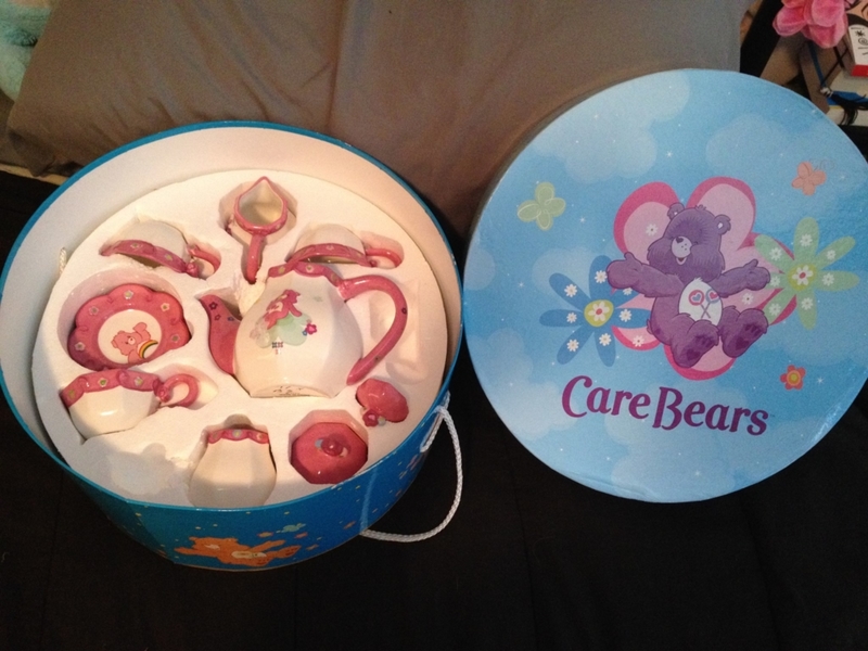 Juego de té Care Bears | Facebook/@cherbear1978