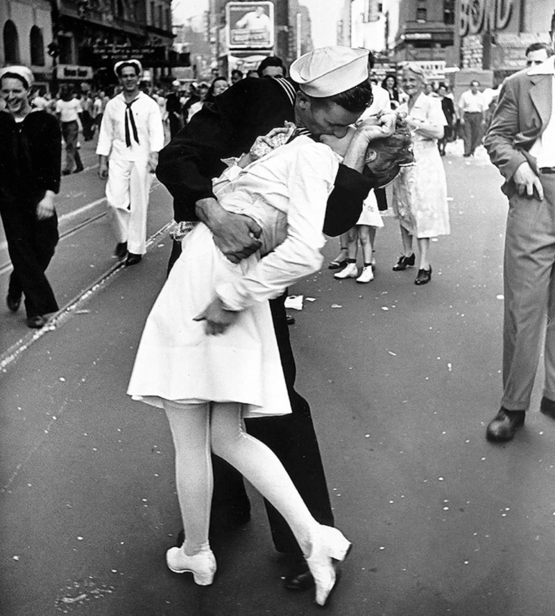 Der Kuss auf dem Time Square | Alamy Stock Photo by PJF Military Collection