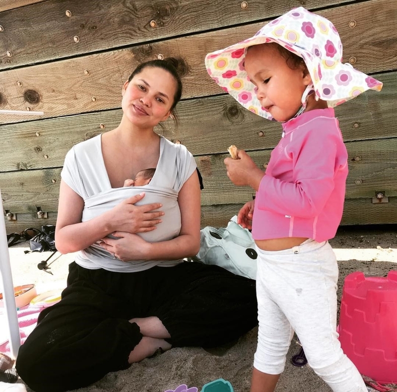 Aufdringliche IVF-Fragen | Instagram/@chrissyteigen