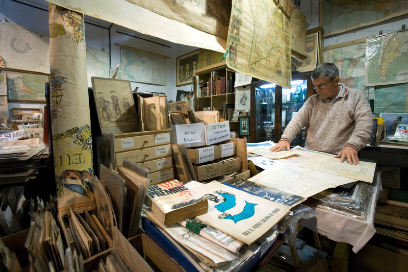 Mapas y atlas antiguos | Alamy Stock Photo by blickwinkel/J. Royan