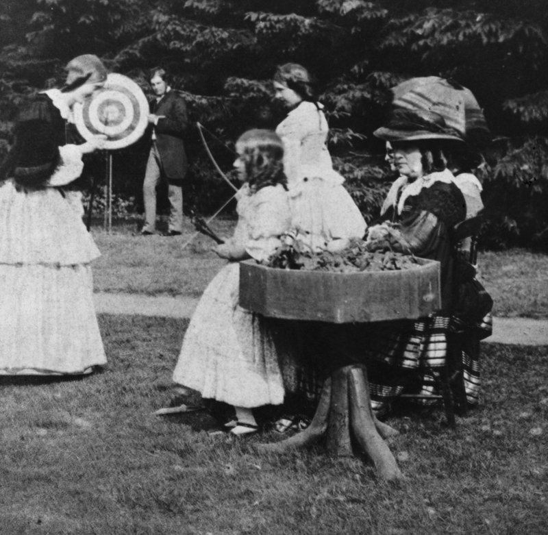 Victorian Archery | Getty Images Photo by Hulton-Deutsch Collection/CORBIS