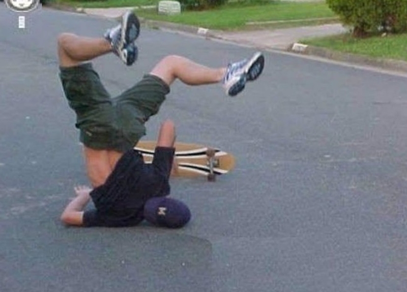 Tá Tudo Bem, O Skate Está A Salvo | Imgur.com/Clhrmr0 via Google Street View