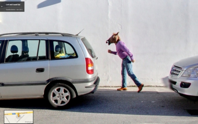 Bojack Na Rua | Reddit.com/MooseThatWasSetLoose via Google Street View