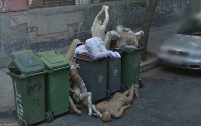 Manequins Fugindo | Reddit.com/TheRainbowMUDKIPZ via Google Street View