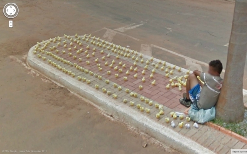 O Retorno Dos Patos De Borracha | Imgur.com/JGy1dhr via Google Street View