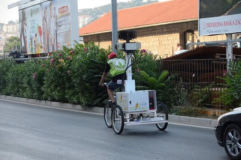 Triciclo Do Google Street View | Reddit.com/brooklynite via Google Street View