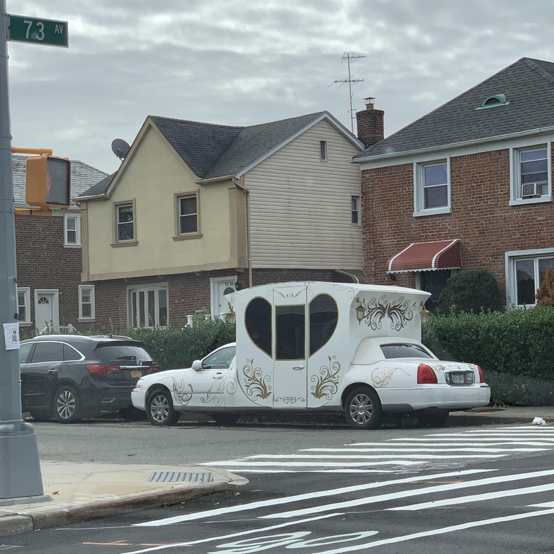 This Fairytale Carriage Limo | Reddit.com/dayafterbirthday