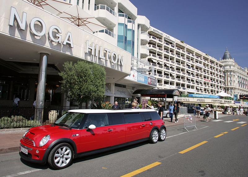 Mini Cooper Limo | Getty Image Photo by GERARD JULIEN/AFP