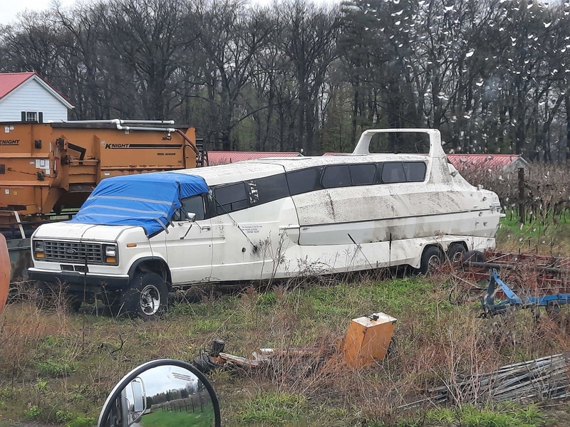 The Yacht, Van, Limo | Reddit.com/ubreakitifixit