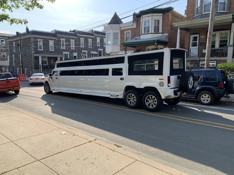 Tall H2 Hummer Limo | Reddit.com/wesleypaulwalker