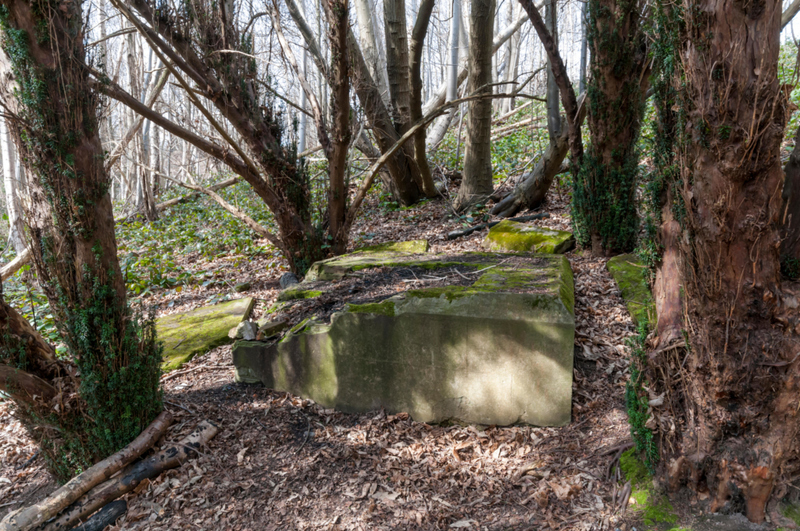 The Toe Memorial | Alamy Stock Photo by UrbanImages