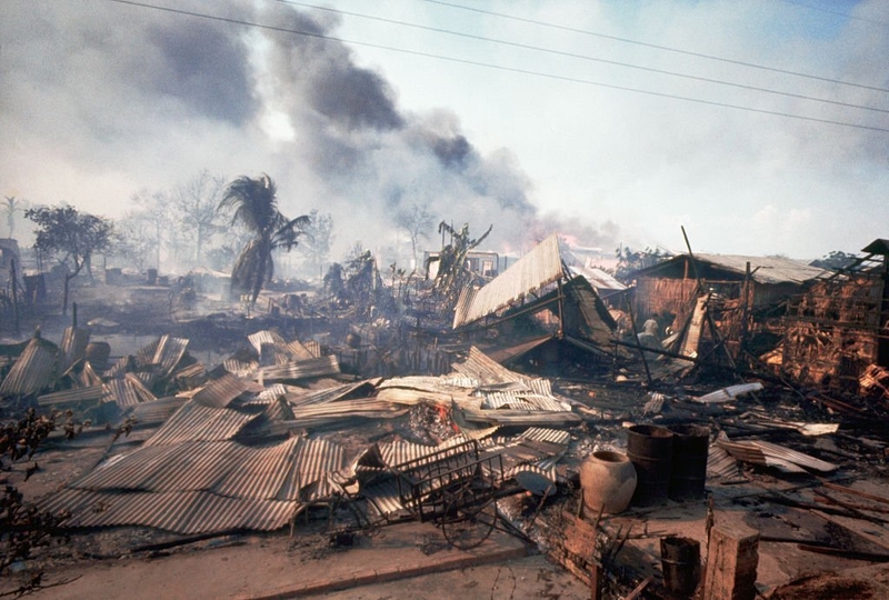 Cuando dos ideologías chocan | Getty Images Photo by Tim Page