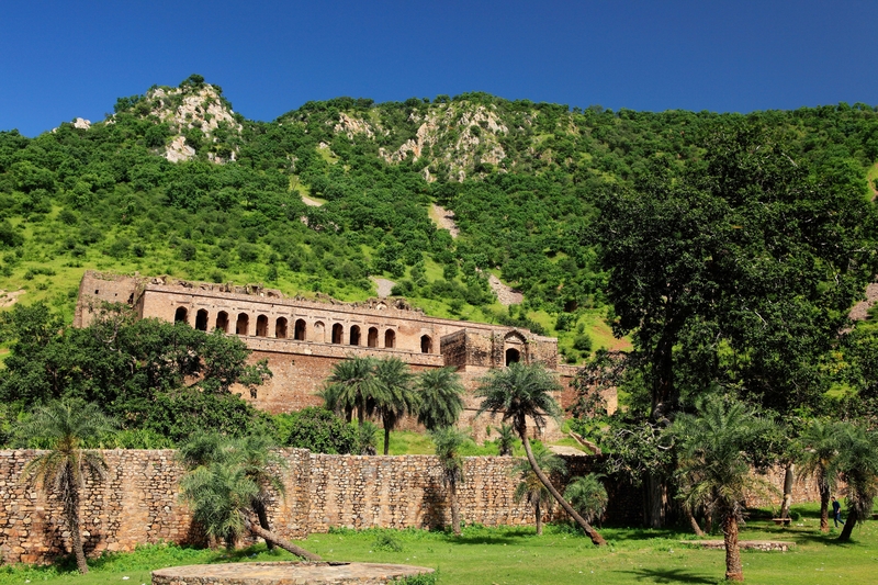 El Fuerte Bhangarh | Getty Images Photo by Dinodia Photo