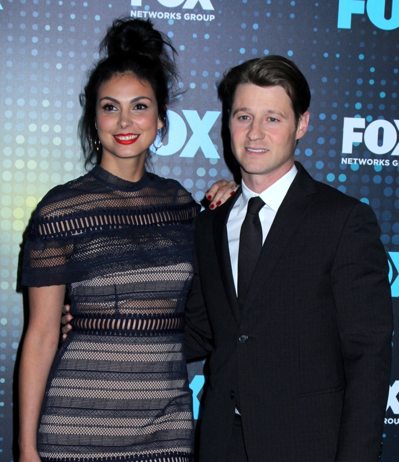 Morena Baccarin e Ben McKenzie | Alamy Stock Photo by AFF/Steven Bergman/AFF-USA