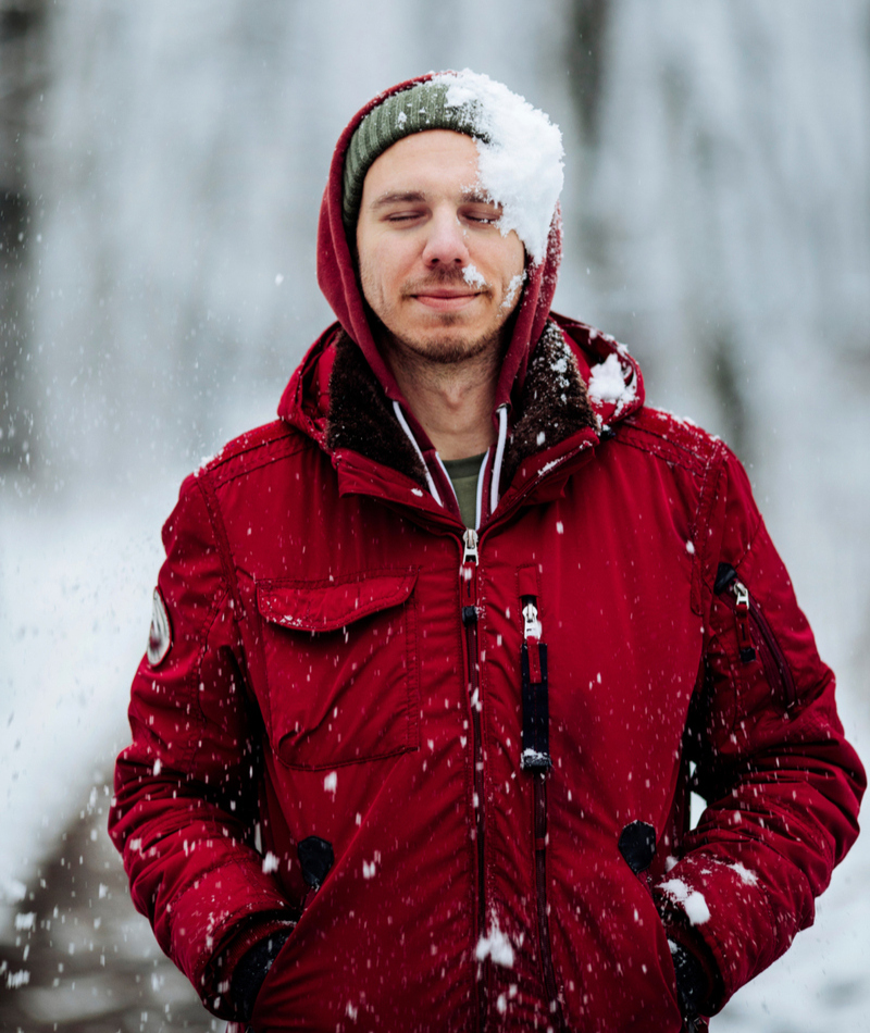 Você quer brincar na neve? | Getty Images Photo by mihailomilovanovic