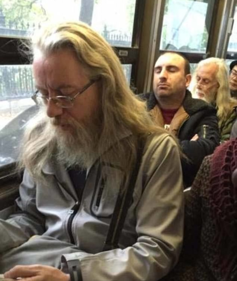 Gandalf visto em um ônibus da cidade | Imgur.com/represto