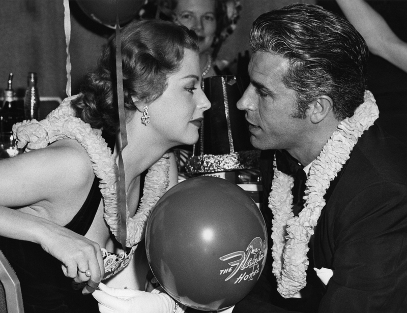 Arlene Dahl y Fernando Lamas | Alamy Stock Photo by Courtesy Everett Collection/Inc