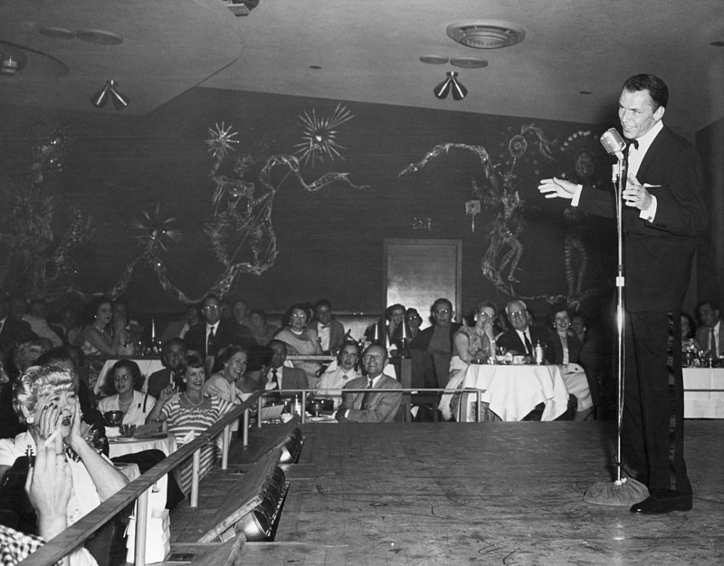 Frank Sinatra en The Sands | Getty Images Photo by Bettmann