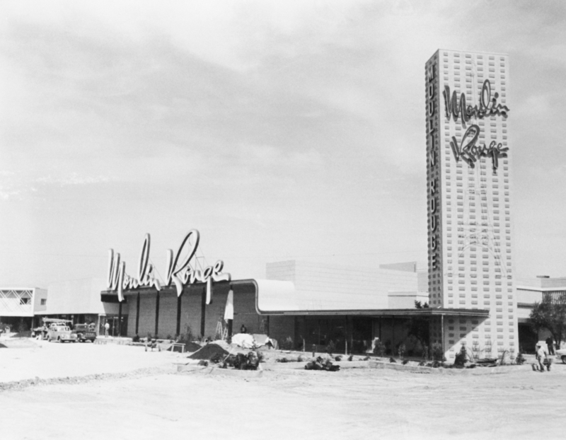 El Moulin Rouge | Getty Images Photo by Bettmann