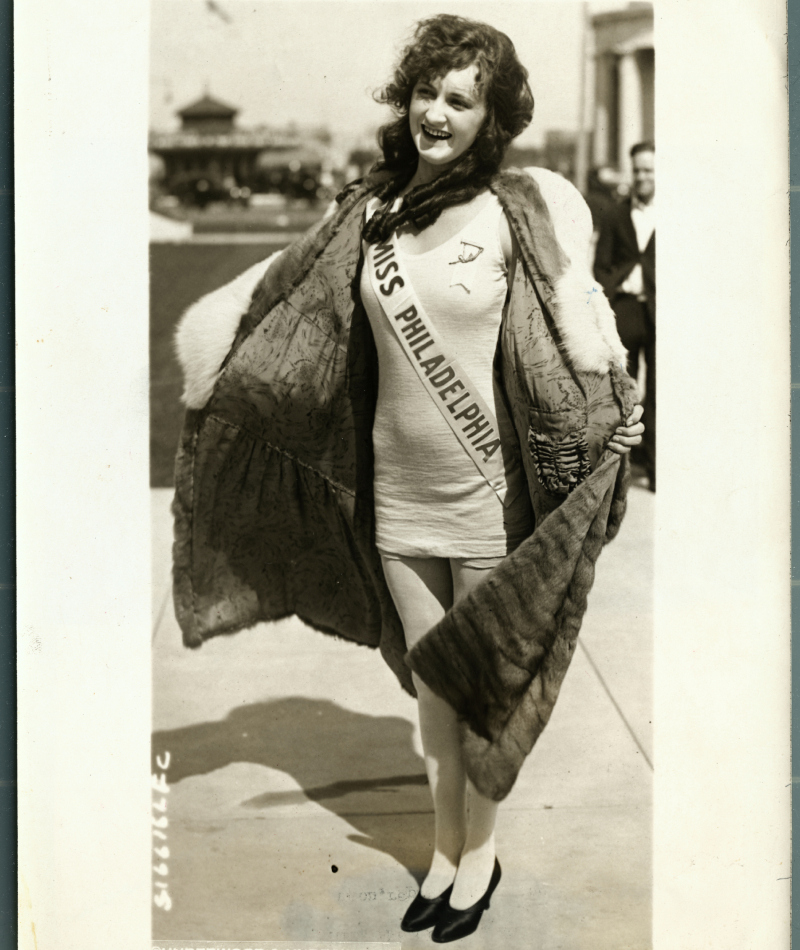 Miss Ruth Malcomson, “The Golden Mermaid” | Getty Images Photo by George Rinhart