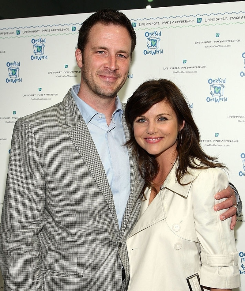 Tiffani Thiessen y Brady Smith | Getty Images Photo by Alberto E. Rodriguez