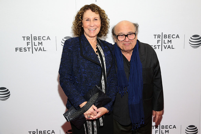 Danny DeVito y Rhea Perlman | Getty Images Photo by Robin Marchant