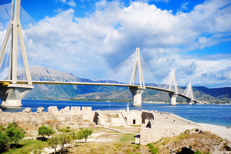 Rio-Andirrio-Brücke, Griechenland | Shutterstock Photo by Alinute Silzeviciute