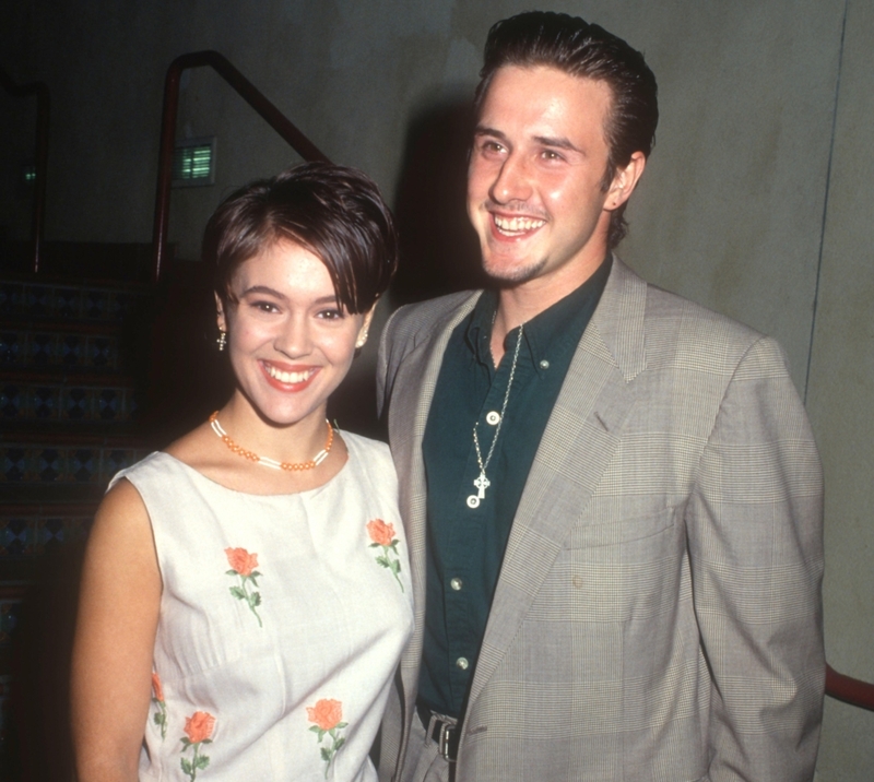 Alyssa Milano y David Arquette | Alamy Stock Photo