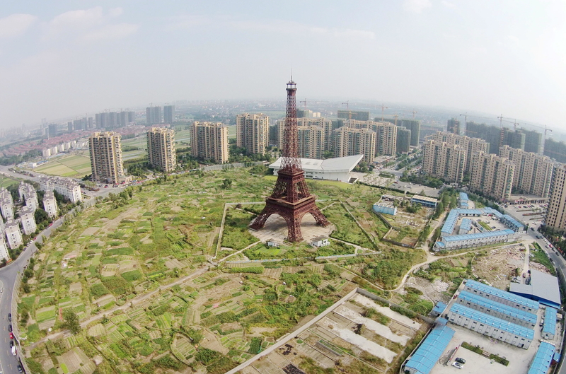 Una copia de París en China | Alamy Stock Photo by Imaginechina Limited