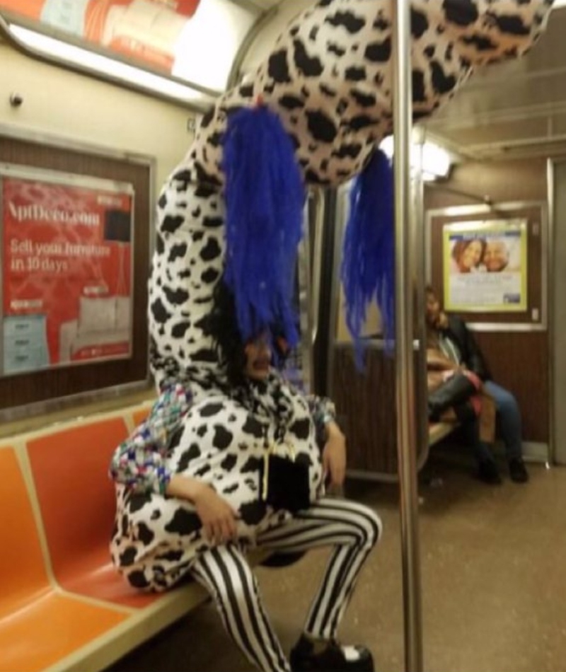 Als ob Tim Burton bei einem Doktor-Seuss-film Regie führen würde | Twitter/@SubwayCreatures