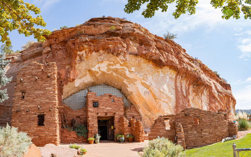 Moqui Cave – Utah | Shutterstock