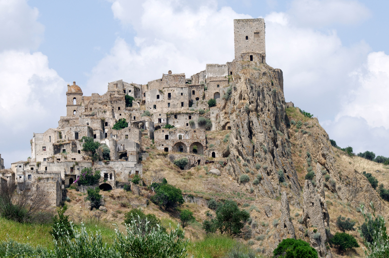 Un pueblo fantasma en Italia | Alamy Stock Photo by Sklifas Steven 