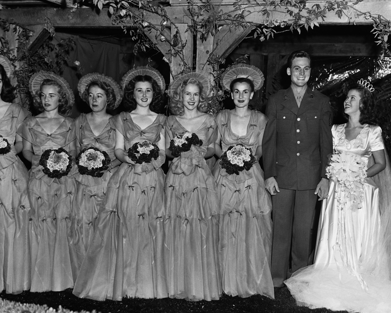 Las damas de honor de Shirley Temple | Getty Images Photo by Hulton-Deutsch Collection/CORBIS