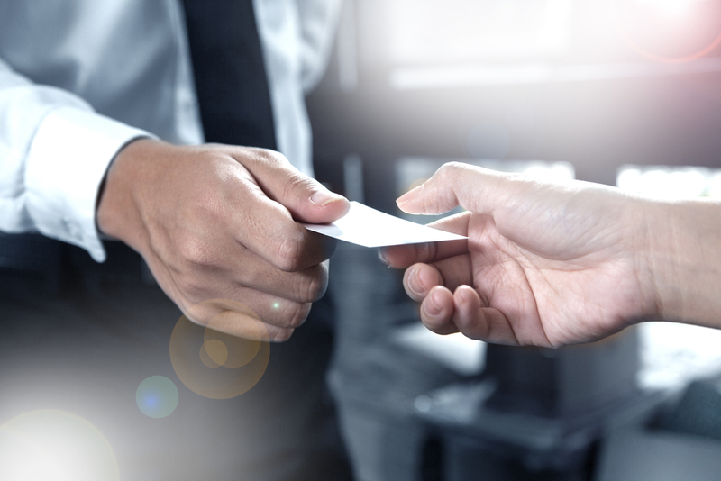 Tarjetas de presentación | Shutterstock Photo by Pixtural