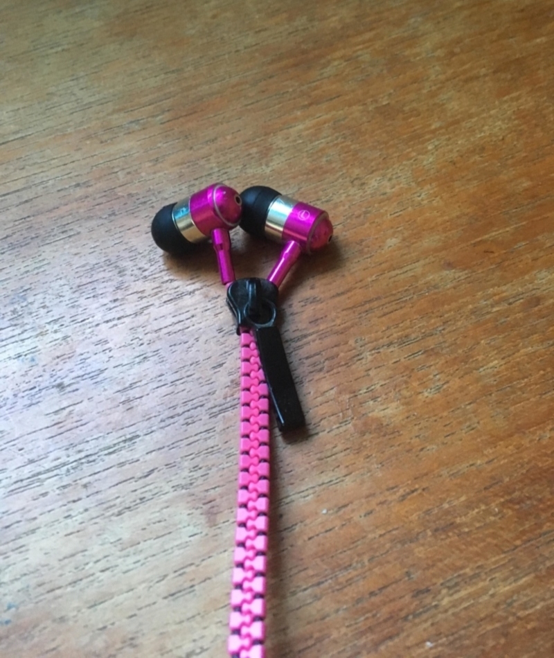 Auriculares con cierre | Reddit.com/RonnyGP