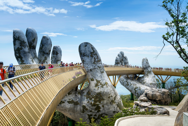 Tiene el puente en sus manos | Alamy Stock Photo by Quang Nguyen Vinh