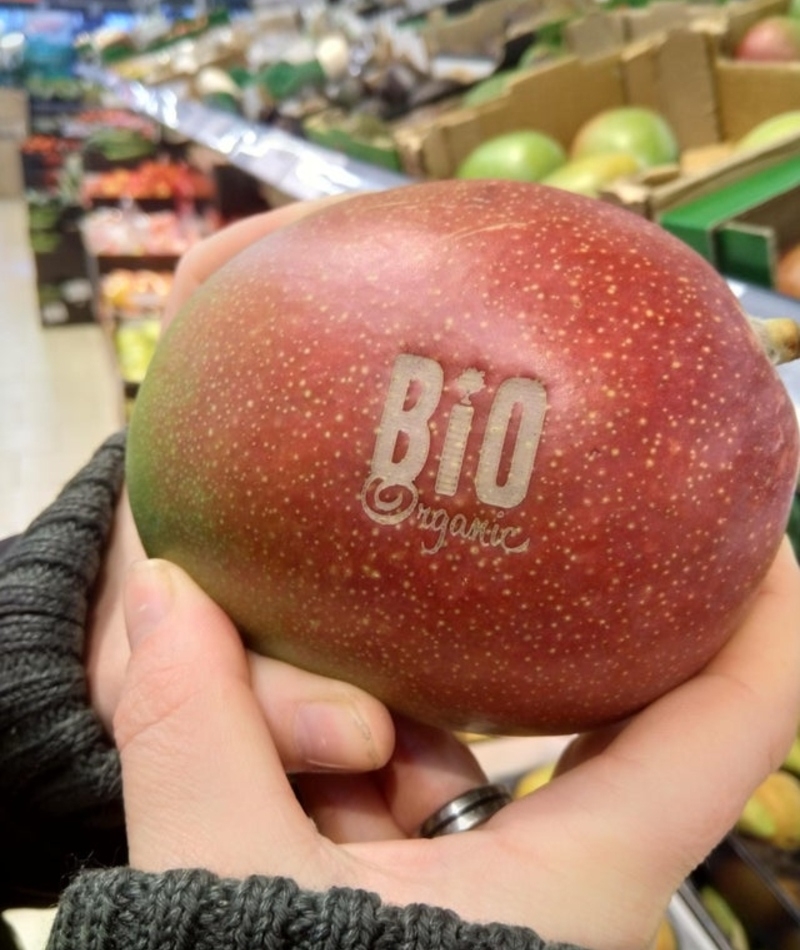 ¿Frutas con marcas? | Reddit.com/Ryanisapparentlycute
