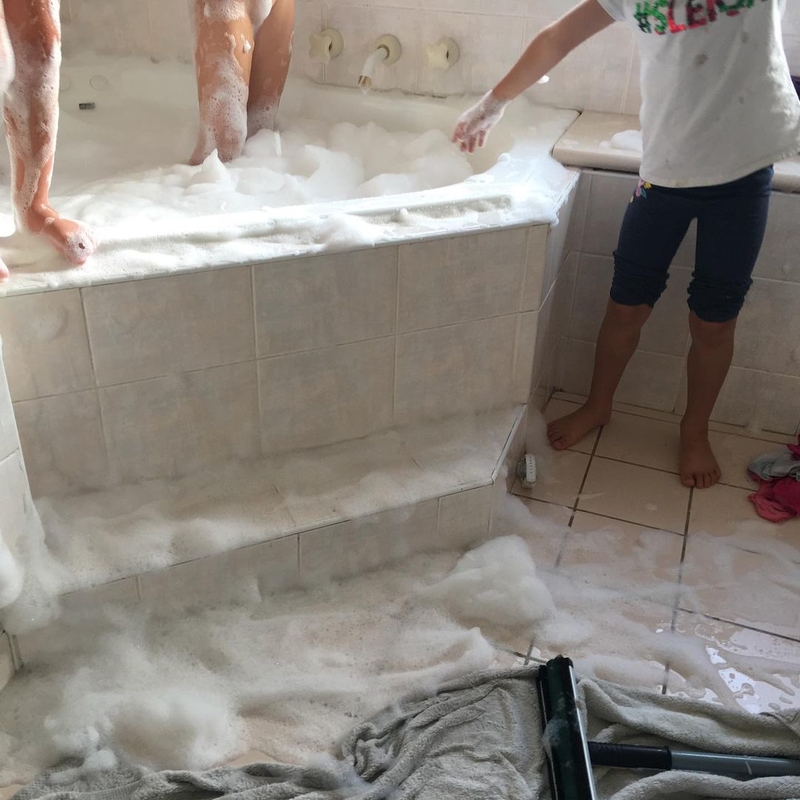 The Mom Whose Bubbles Got a Bit Out of Hand | Instagram/@cazwebber
